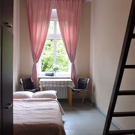 Close To Everywhere ホームステイ *